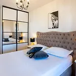 Morska Vila 6 Luxury Apartment Znjan